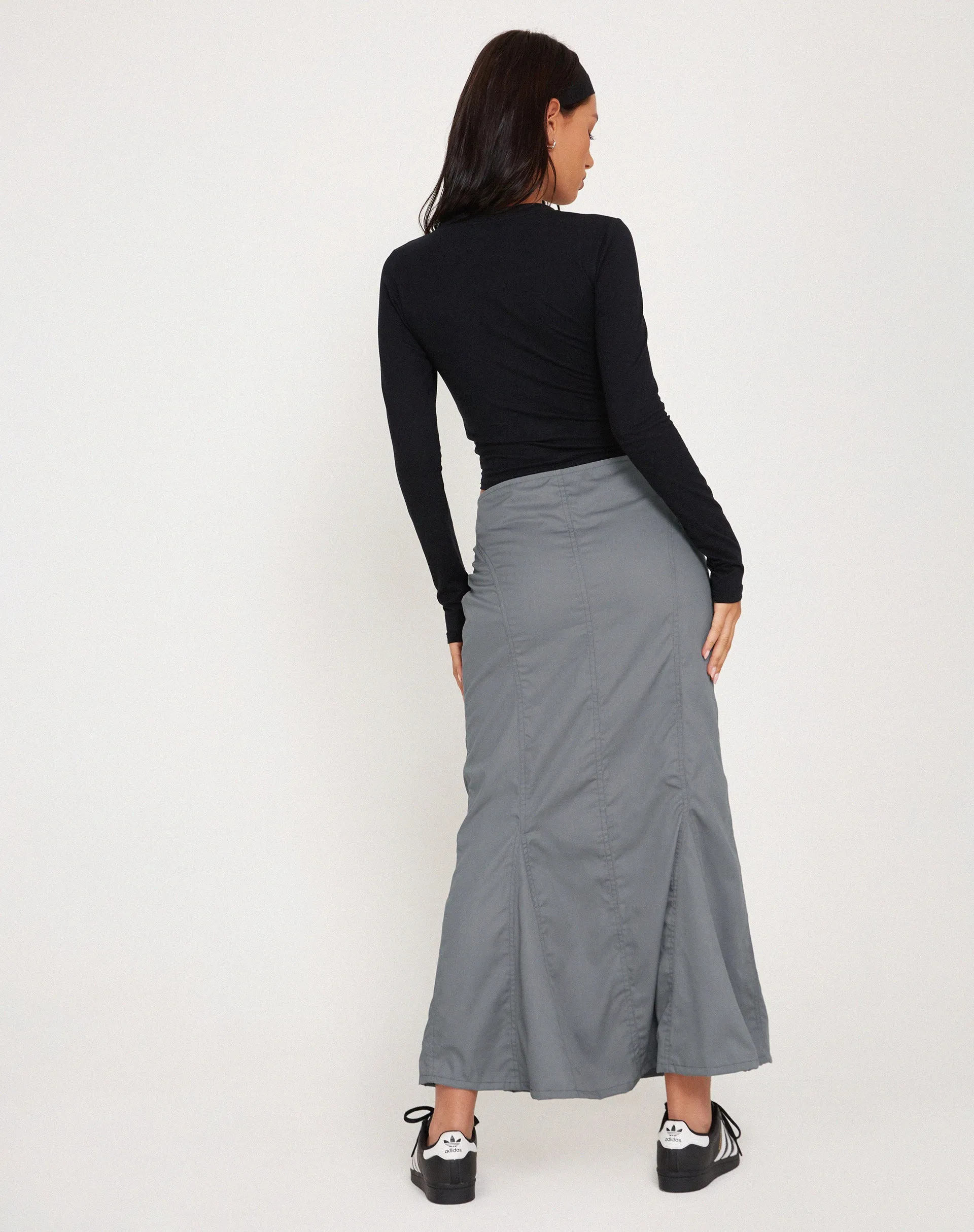 Chaeun Low Rise Midi Cargo Skirt in Grey