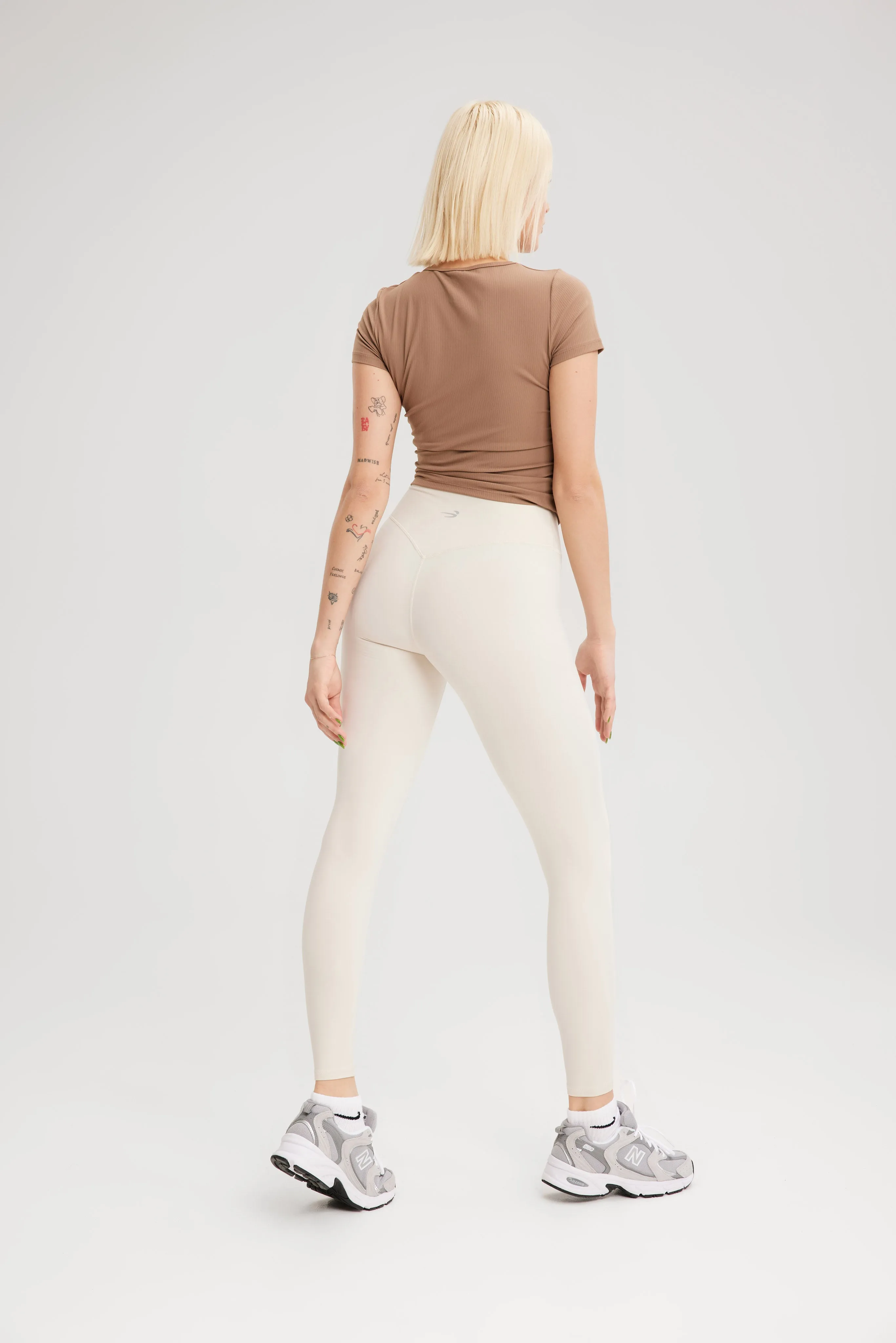 EKJ Seamless Contour Leggings in Soft Ivory