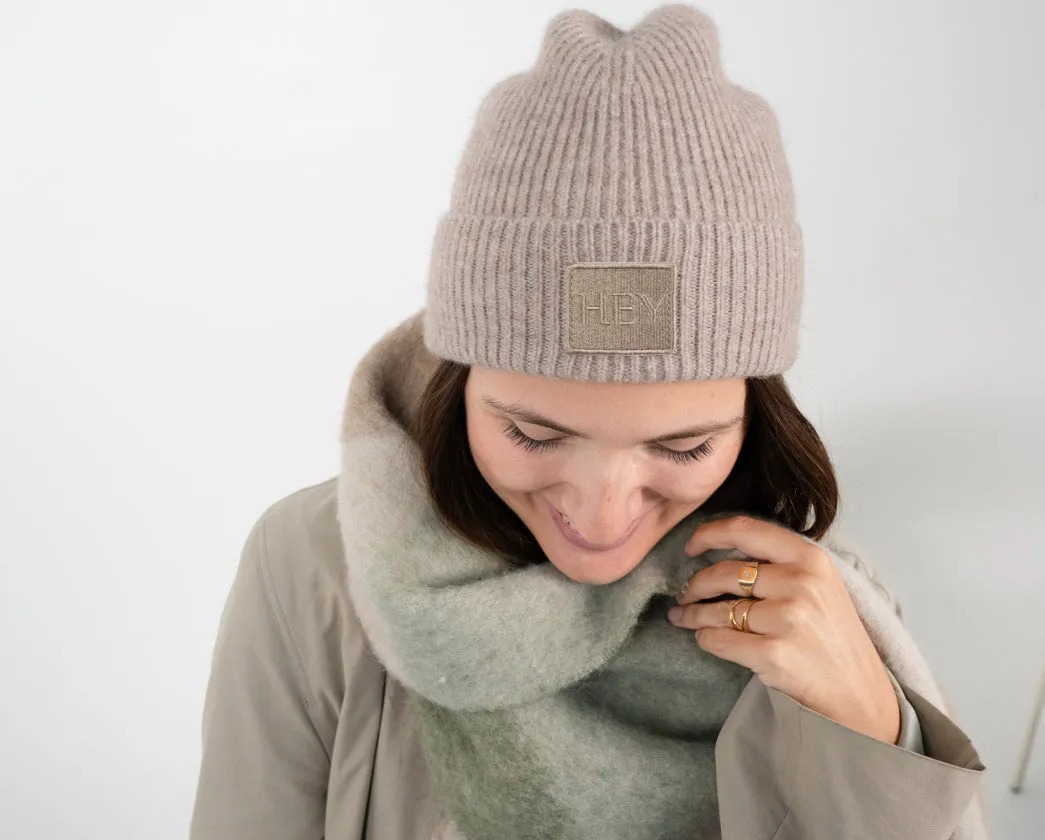 Hey Beanie & Cozy Scarf - Mocha / Green
