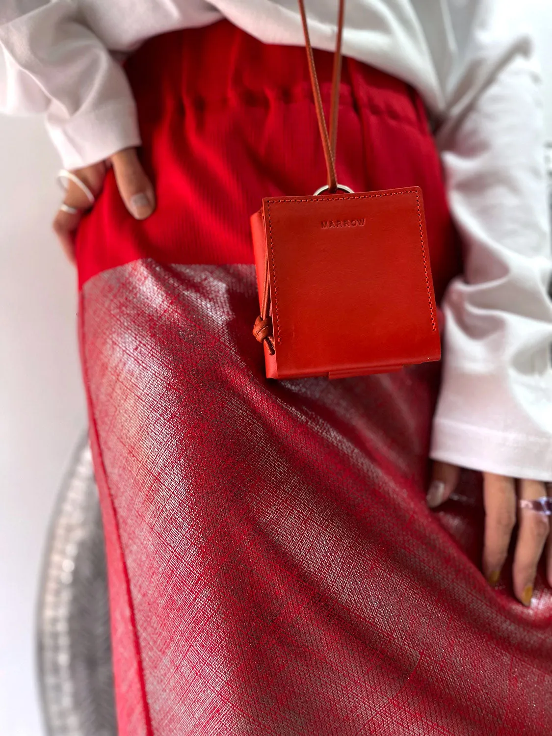 NAKAGAMI 箔ニットスカートred×silver