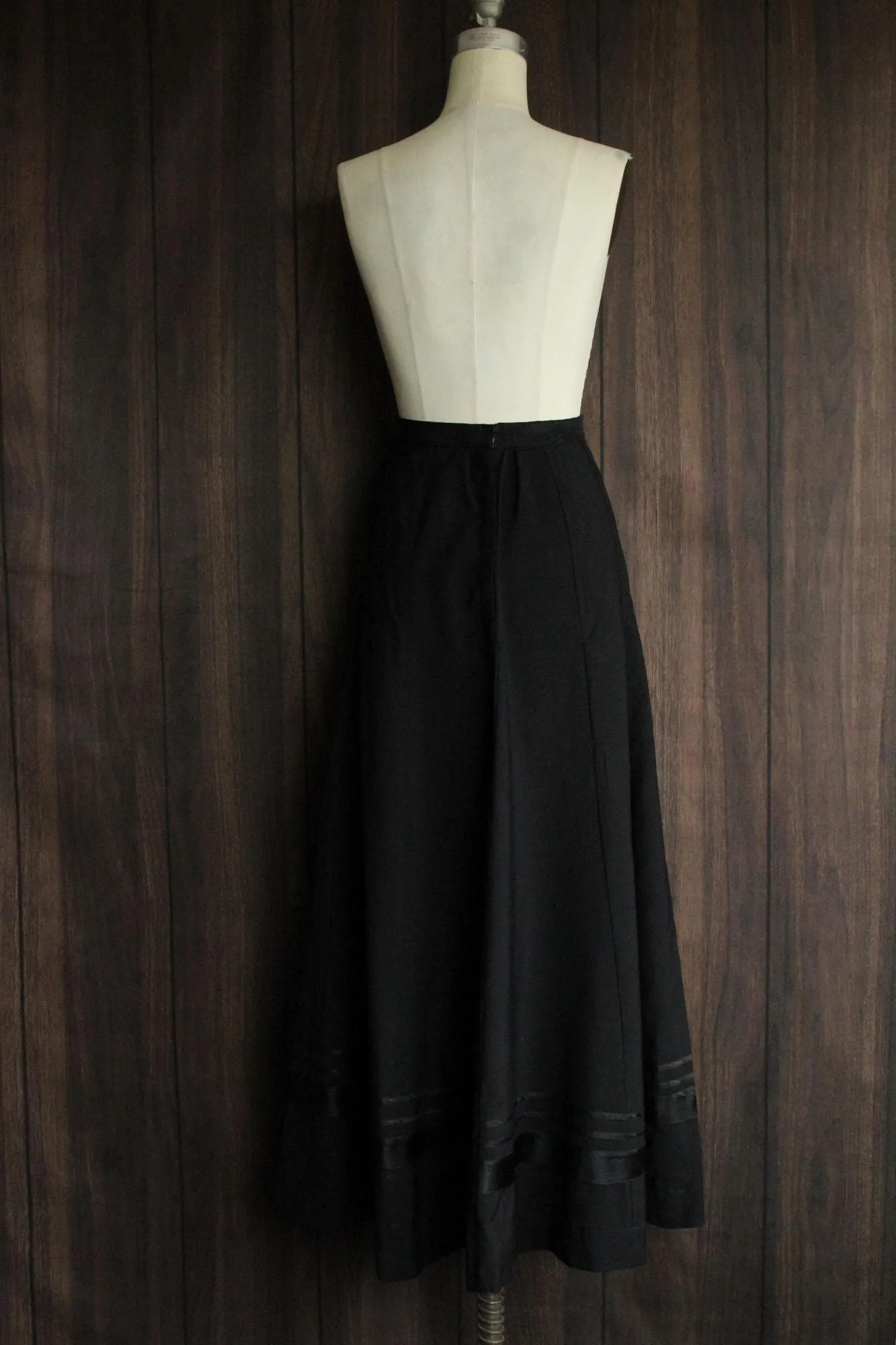 Vintage 1900s Volup Size Edwardian Black Skirt With Pocket